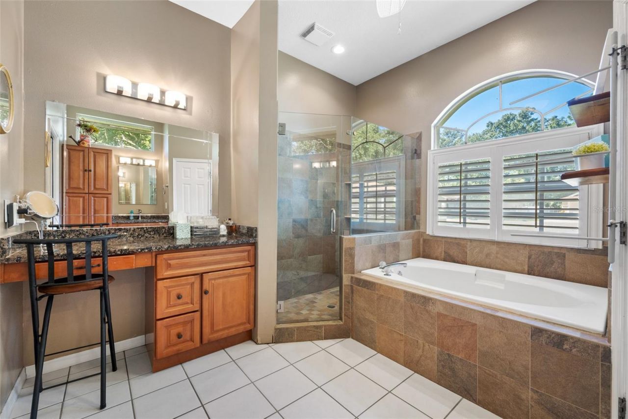 1648 Woodridge Court , Lutz, FL 33559 Photo