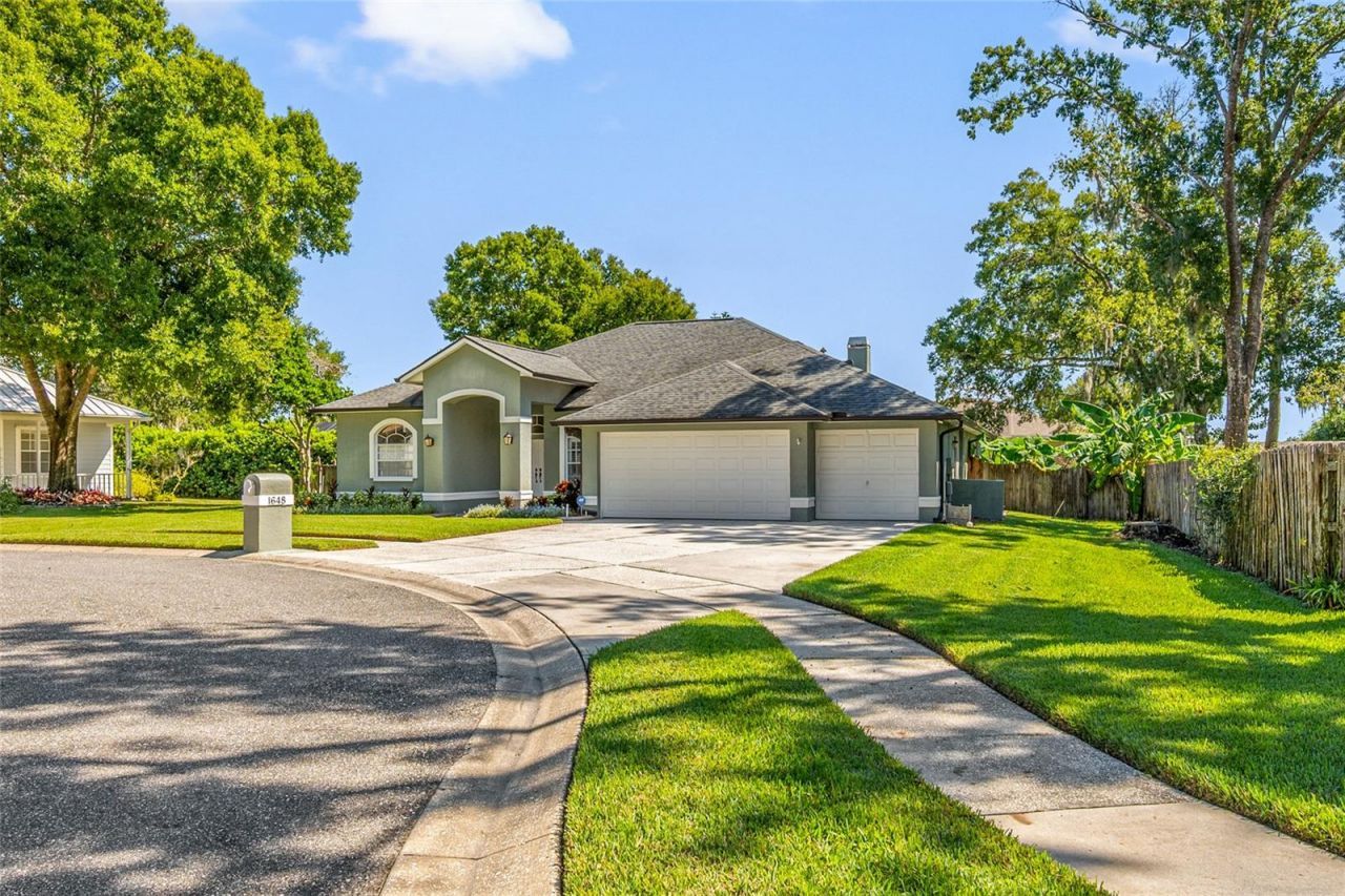 1648 Woodridge Court , Lutz, FL 33559 Photo