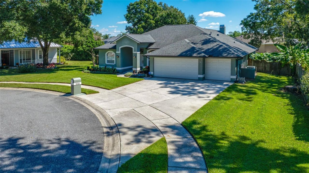 1648 Woodridge Court , Lutz, FL 33559 Photo