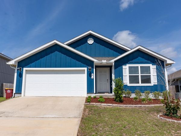 216 Laurel Hl Street, Crestview, FL 32539