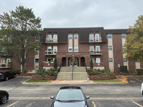1501 Darien Lake Drive , Unit 307, Darien, IL 60561