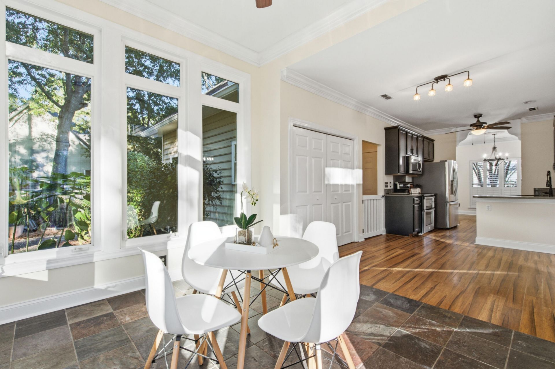 305 Gleneagles Drive Photo 14