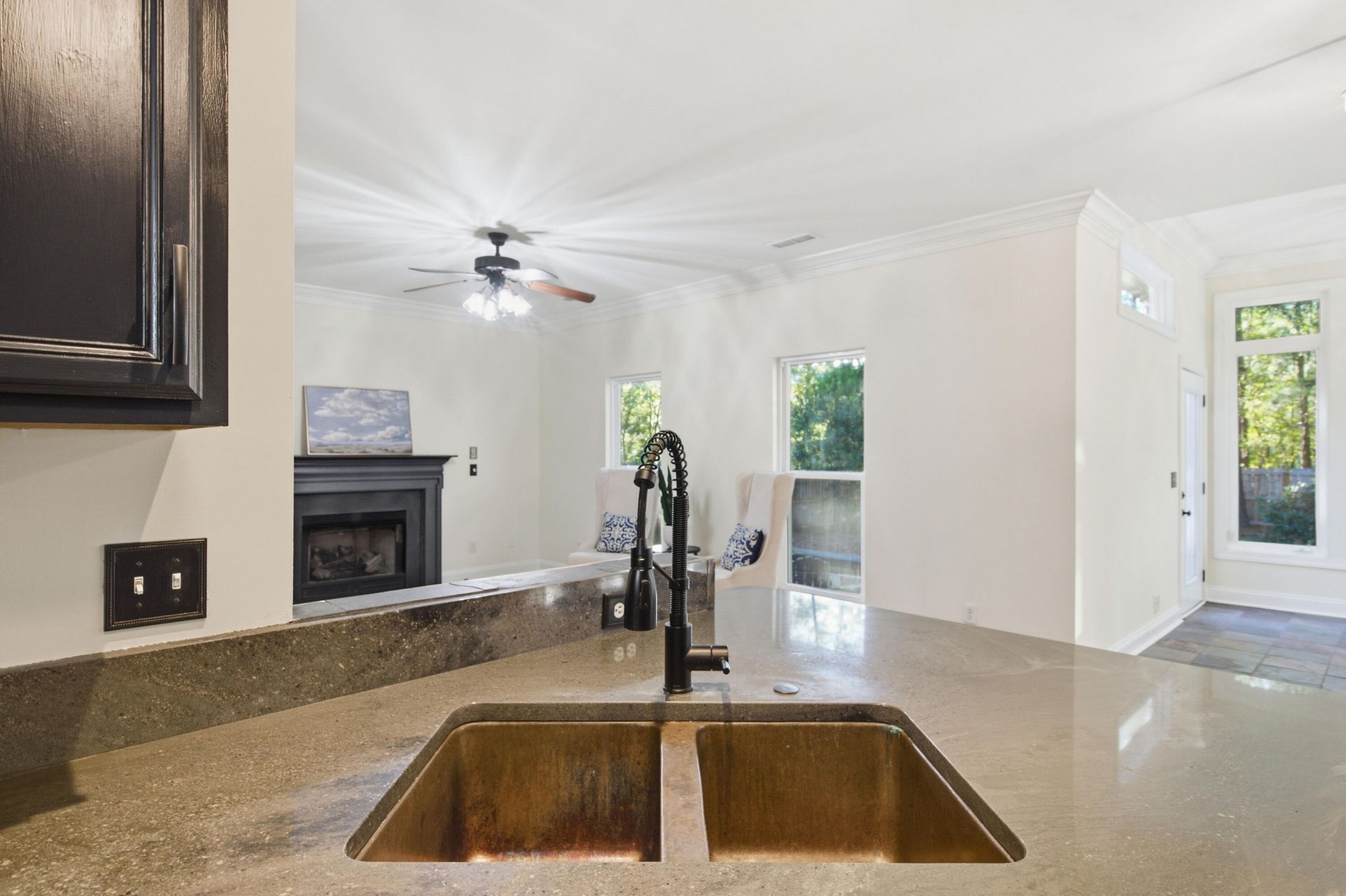 305 Gleneagles Drive Photo 18