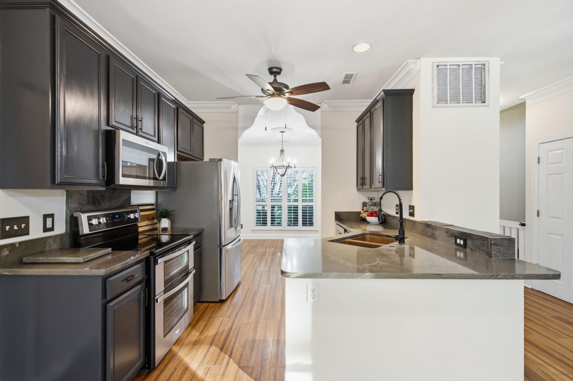 305 Gleneagles Drive Photo 19