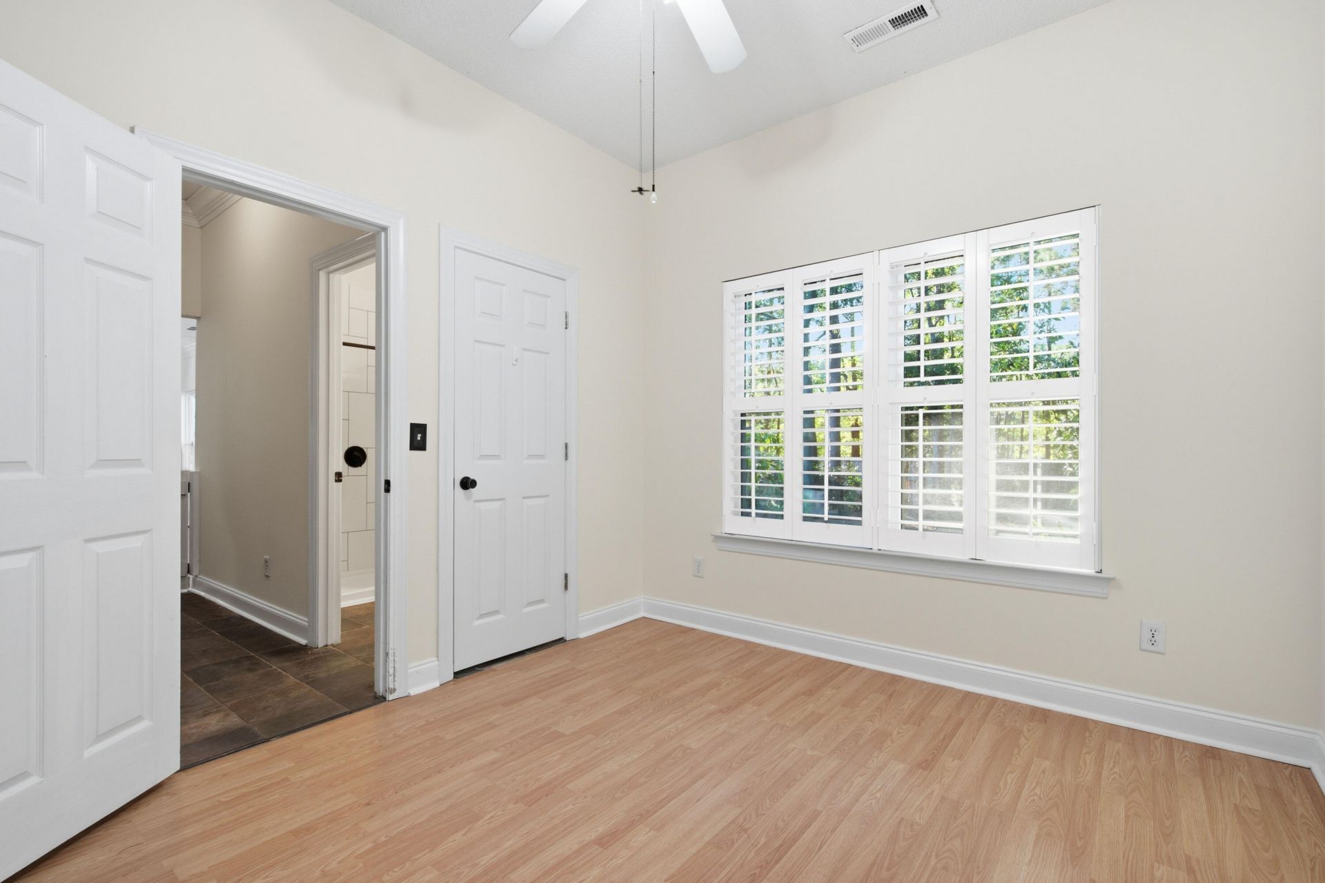 305 Gleneagles Drive Photo 20