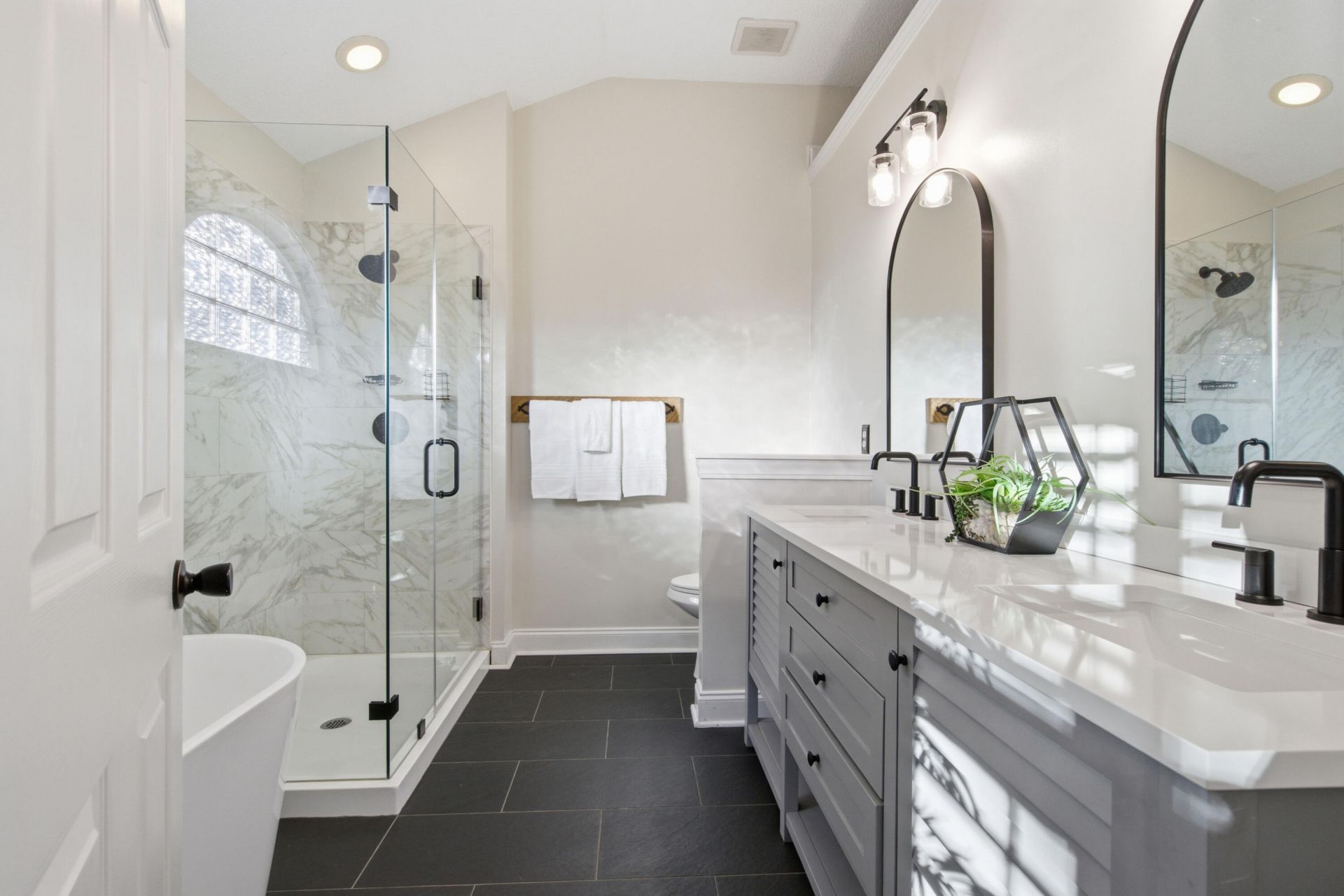 305 Gleneagles Drive Photo 30