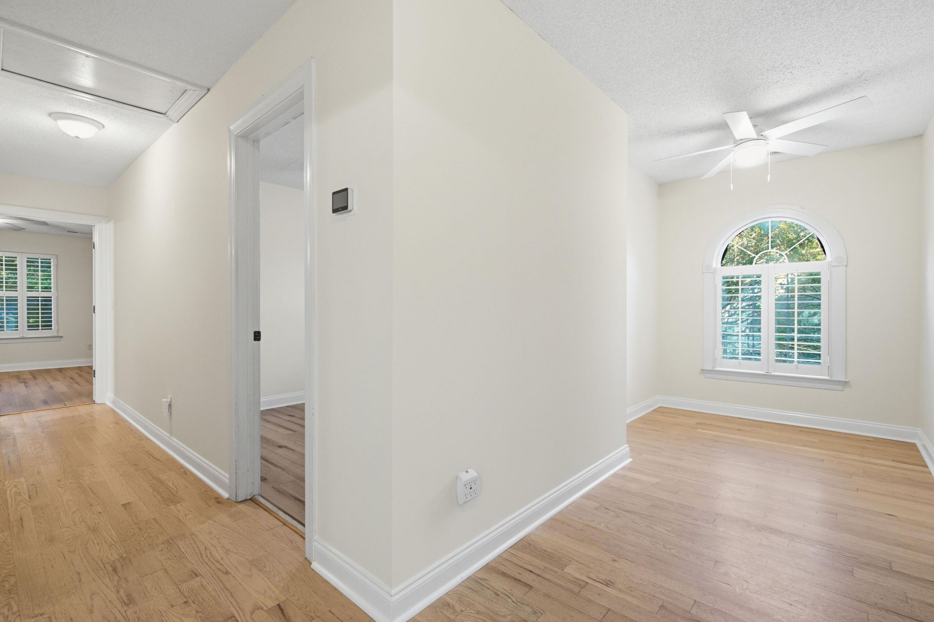 305 Gleneagles Drive Photo 36
