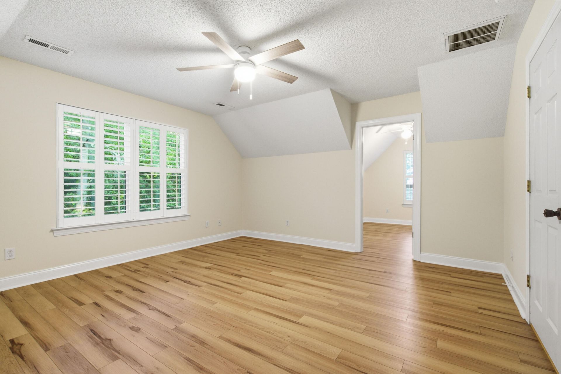 305 Gleneagles Drive Photo 43