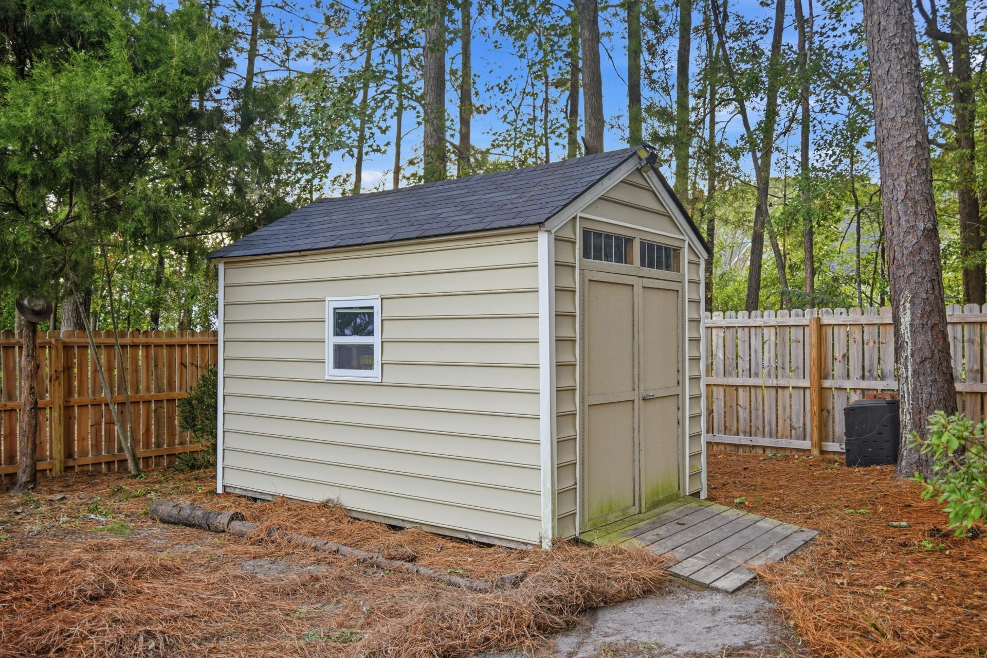 305 Gleneagles Drive Photo 52