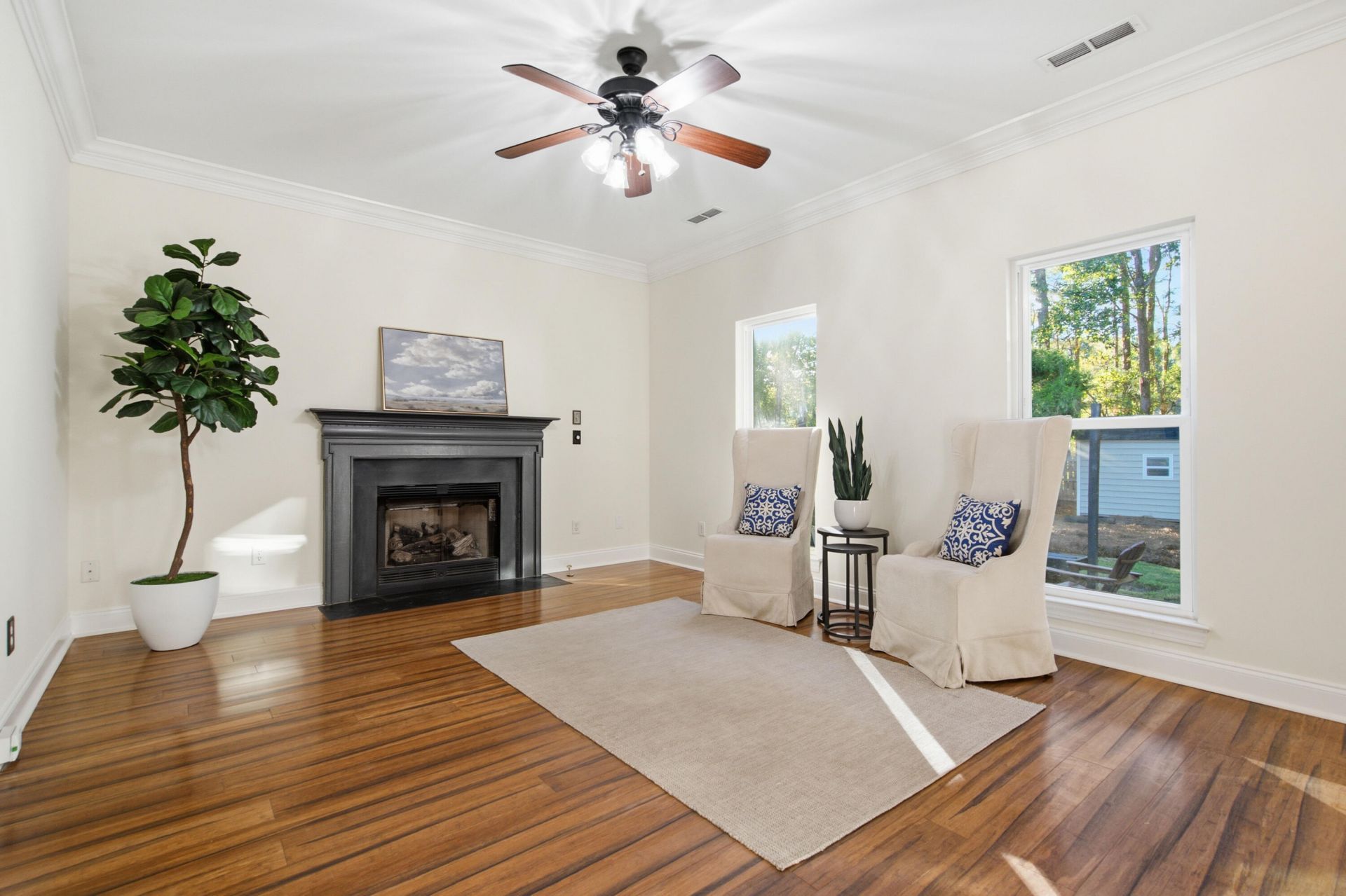 305 Gleneagles Drive Photo 8