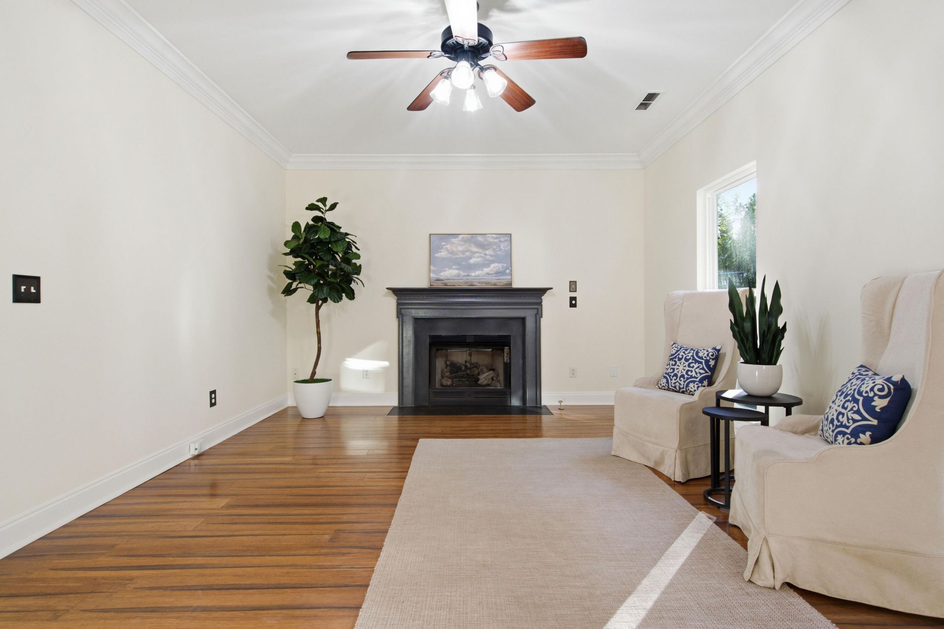 305 Gleneagles Drive Photo 9