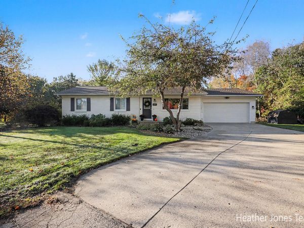 6899 Childsdale Avenue NE, Rockford, MI 49341