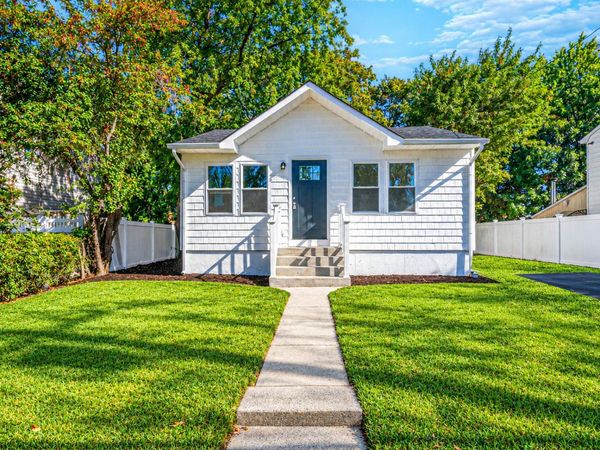 340 N Indiana Avenue , Lindenhurst, NY 11757