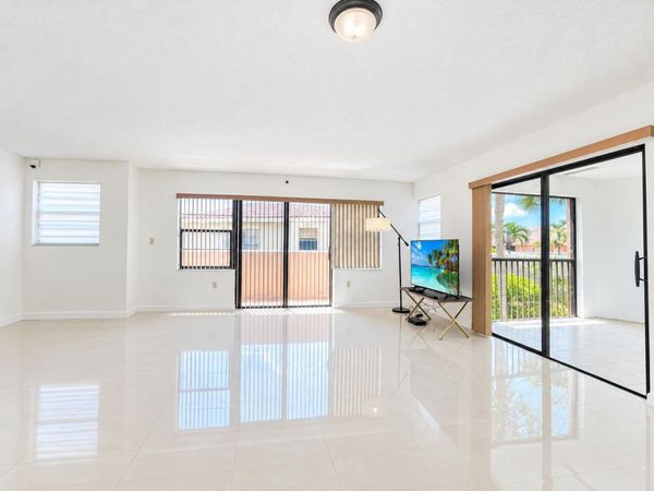 6606 VILLA SONRISA Drive, Unit 920, Boca Raton, FL 33433