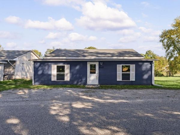 610 E Livingston Street, Monticello, IL 61856