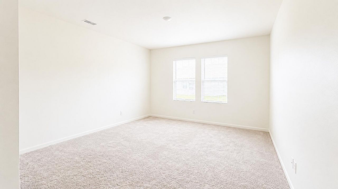 512 Pender Woods Drive Photo 9