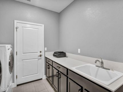607 Riverbed Circle, Reno, NV 89521 Photo