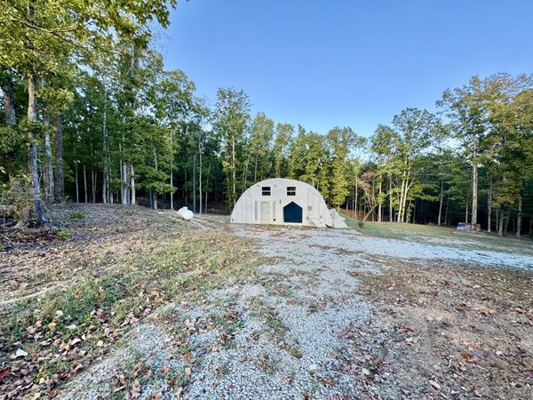 1239 Cherokee Rd , Waynesboro, TN 38485
