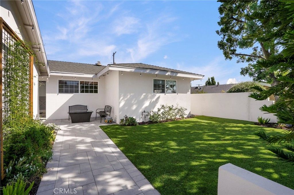 930 Larker Avenue, Los Angeles, CA 90042 Main Photo