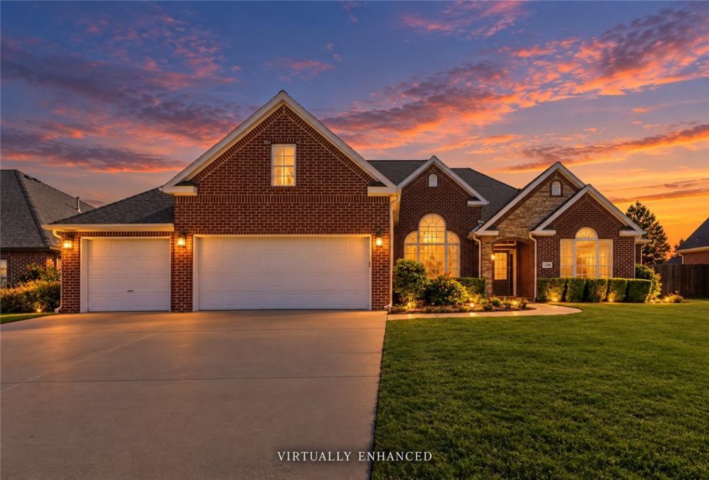 1218 NE Waverly  Bentonville, AR 72712
