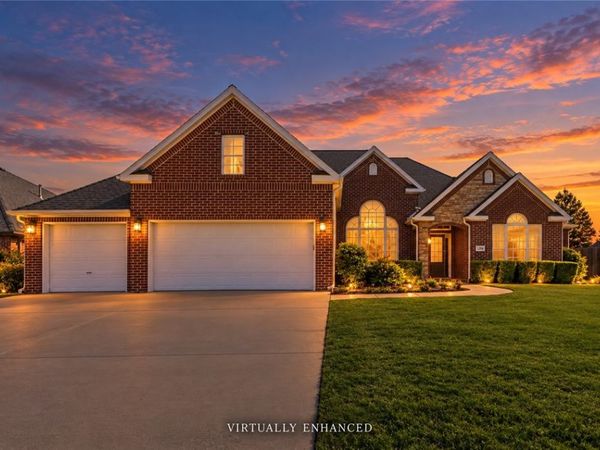 1218 NE Waverly , Bentonville, AR 72712