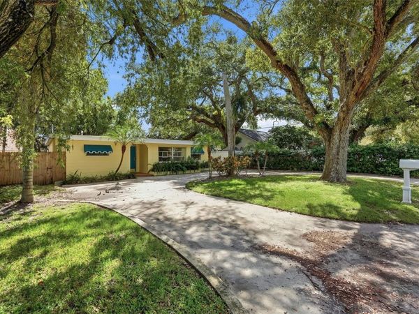 3021 CR31, CLEARWATER, FL 33759