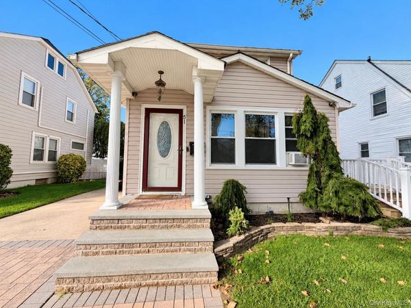 53 Harvard Street , Williston Park, NY 11596