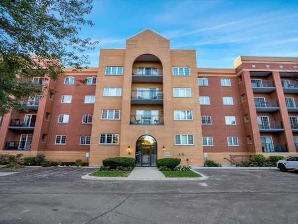 55 S Hale Street , Unit 207, Palatine, IL 60067