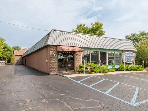 1116 W Centre Avenue W, Portage, MI 49024