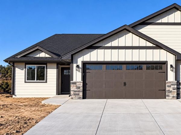 5612 Moss Trail, Eau Claire, WI 54701