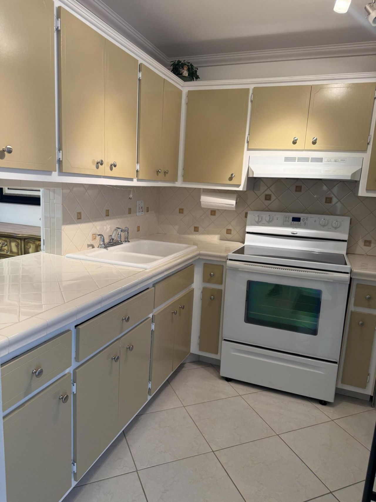 2800 NW 47th Terrace, Unit 304B, Lauderdale Lakes, FL 33313 Photo