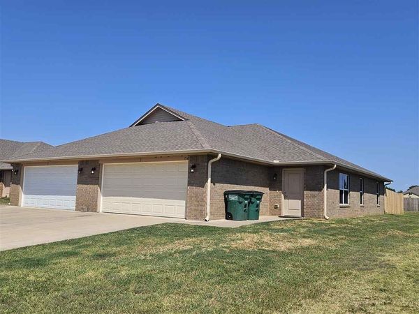 714-716 NE 4th, Perkins, OK 74059