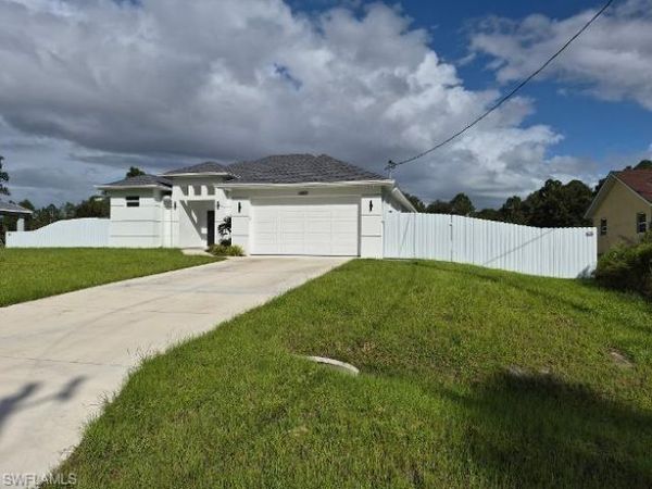 1208 Jefferson AVE , LEHIGH ACRES, FL 33972