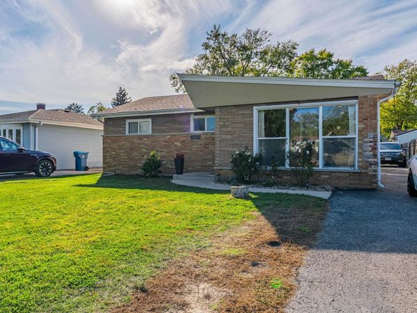 840 N Craig Place , Addison, IL 60101