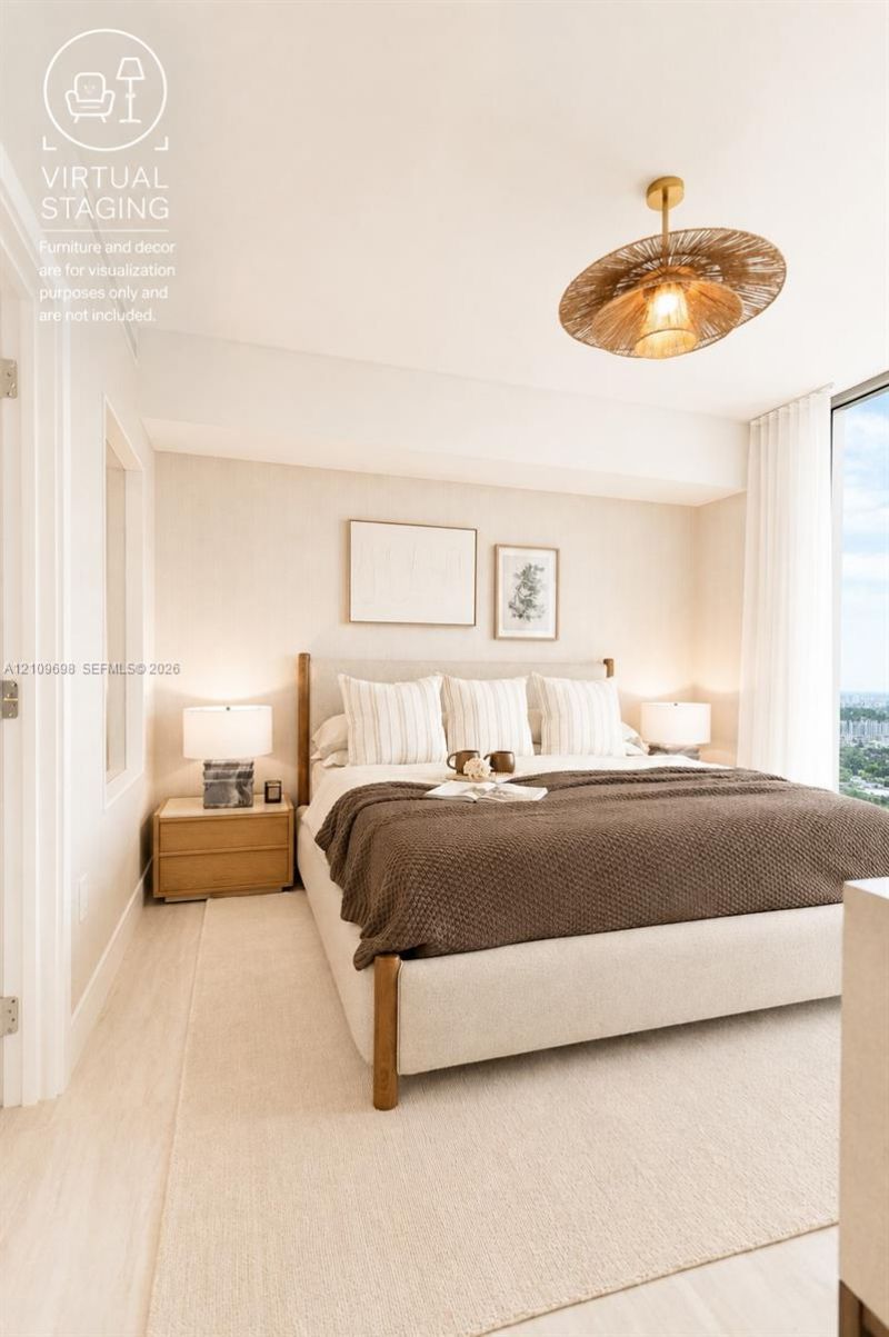 2411 Laguna Circle, Unit 810, North Miami, FL 33181 Photo