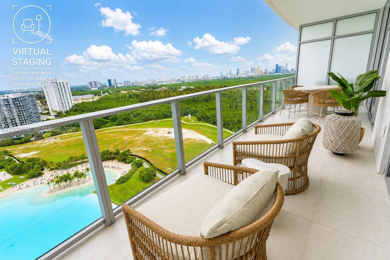2411 Laguna Circle, Unit 810, North Miami, FL 33181 Photo