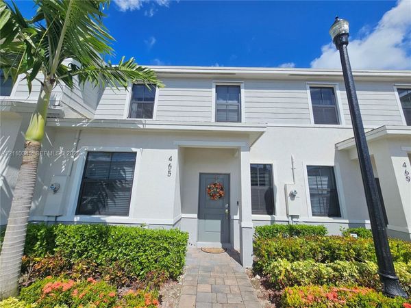 465 NE 12th St , Florida City, FL 33034