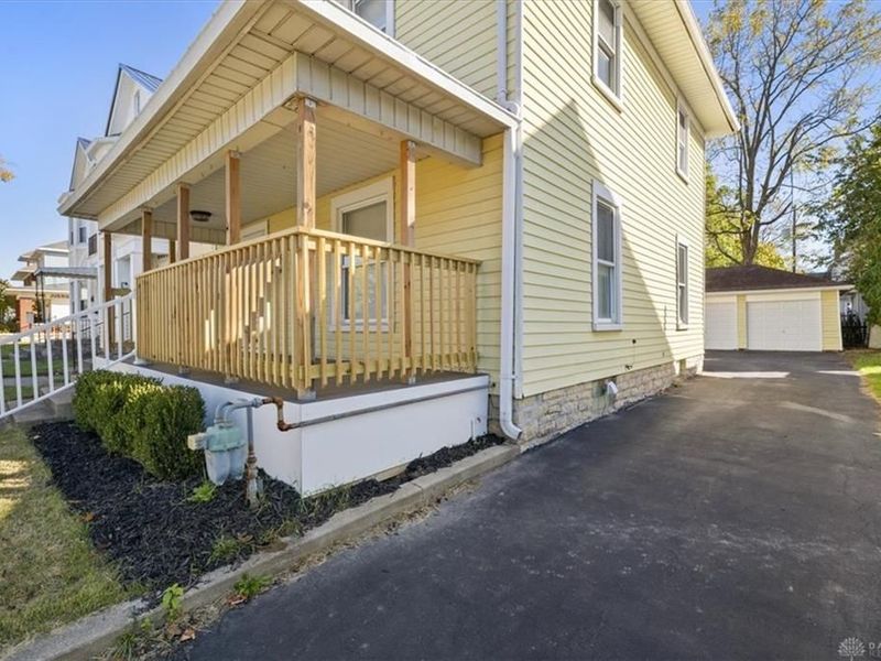 1454 N Limestone Street, Springfield, OH 45503 Photo 6