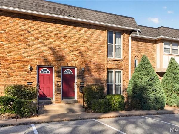 12865 Town And Four Drive, Creve Coeur, MO 63141