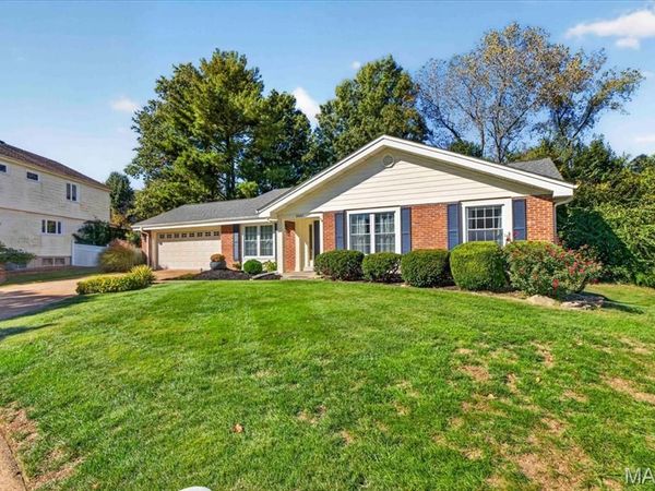 2057 Setters Hill Court, Chesterfield, MO 63017
