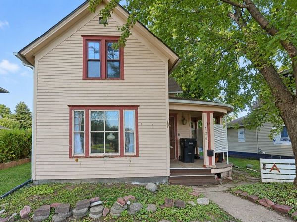 726 W Main St , Cherokee, IA 51012