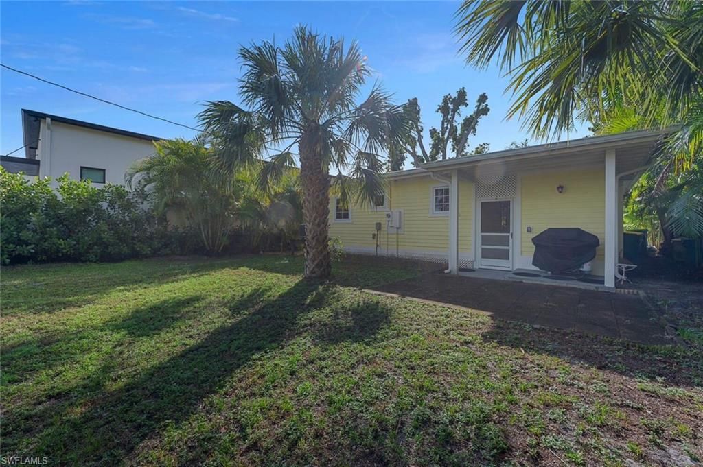 1237 Creech Rd, Naples, FL 34103 Photo