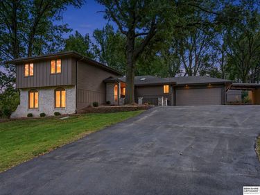 4115 N Post Road, Omaha, NE 68112
