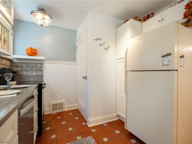 1731 Broad Boulevard, Cuyahoga Falls, OH 44223 Photo 13