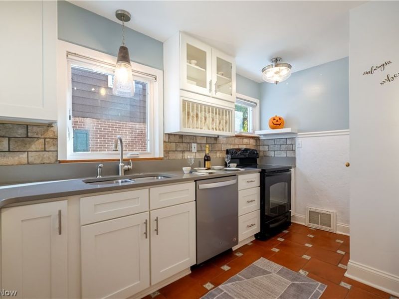 1731 Broad Boulevard, Cuyahoga Falls, OH 44223 Photo 9