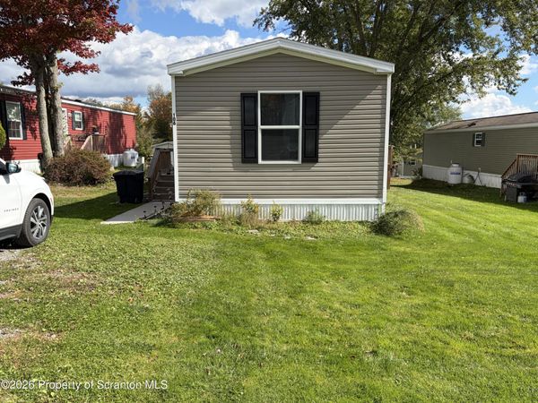 106 Park View Lane, Dalton, PA 18414