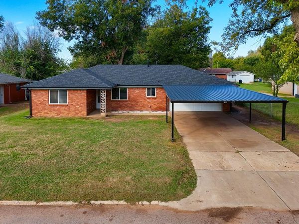 517 N Bell Drive, Crescent, OK 73028