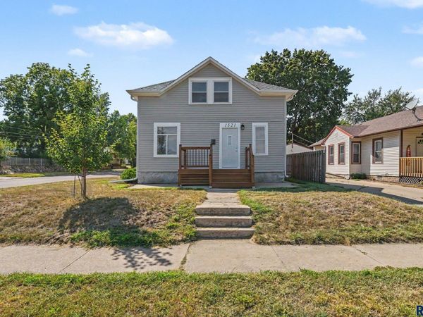 1521 S Spring Ave, Sioux Falls, SD 57105