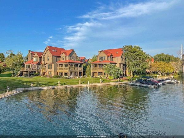 200 WILLIAM STREET, UNIT 101, De Pere, WI 54115