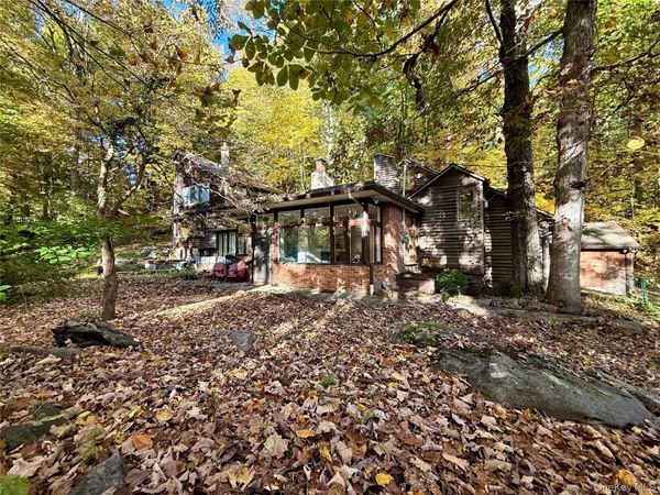 22 Elizabeth Place , Armonk, NY 10504